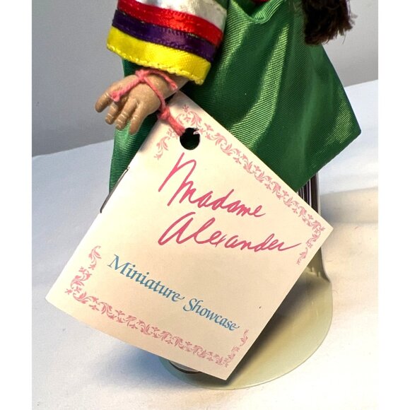 Madame Alexander Korea 572 Doll In Traditional Korean Dress With Box - Miniature - Picture 4 of 6